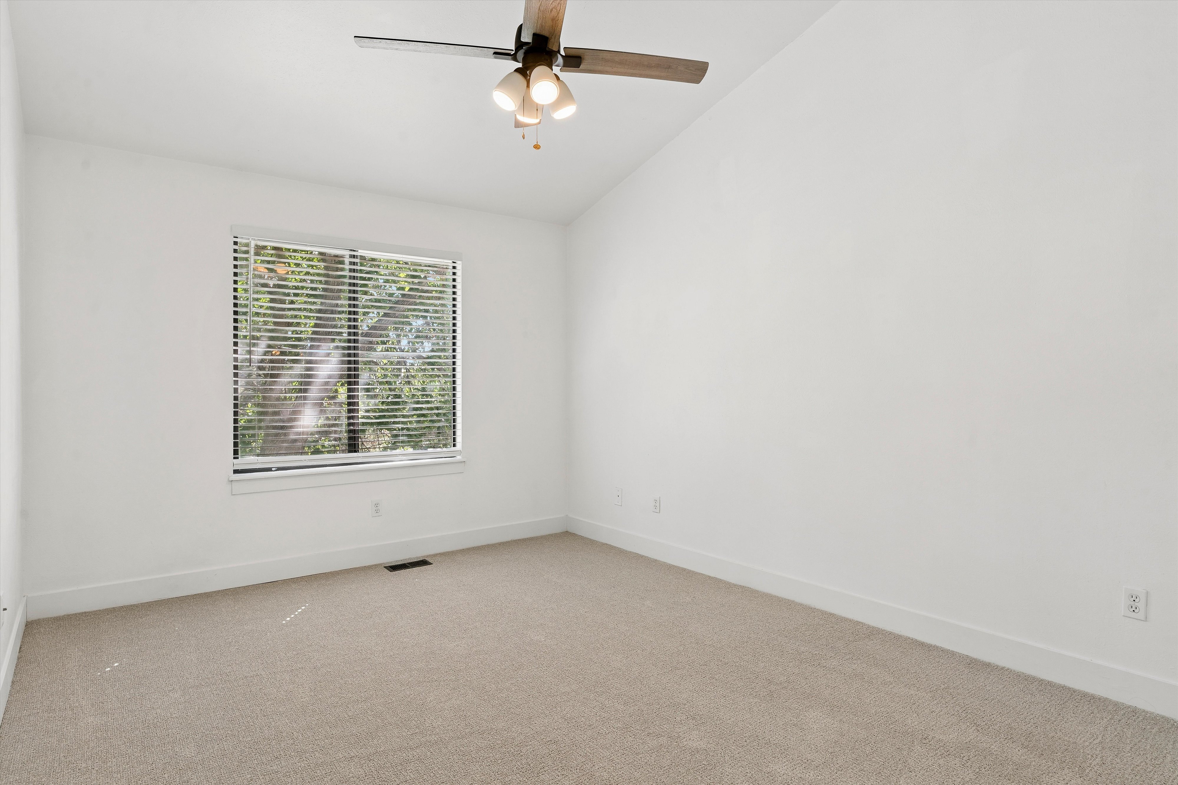  Move right in and start enjoying everything that Littleton has to offer - 物件實景