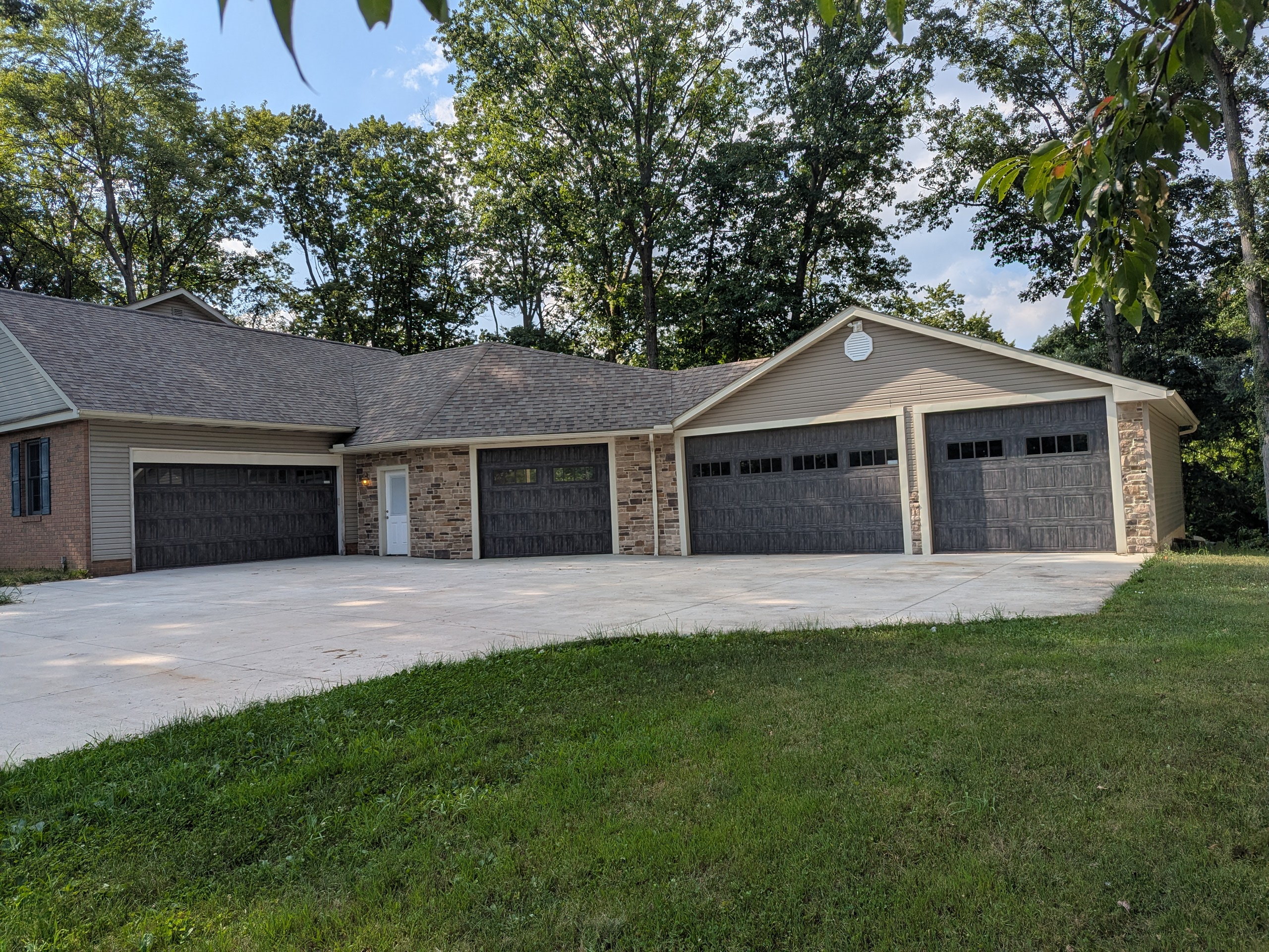 Uniontown, Ohio, 44685, United States, 6 Bedrooms Bedrooms, ,4 BathroomsBathrooms,Residential,For Sale,1945002