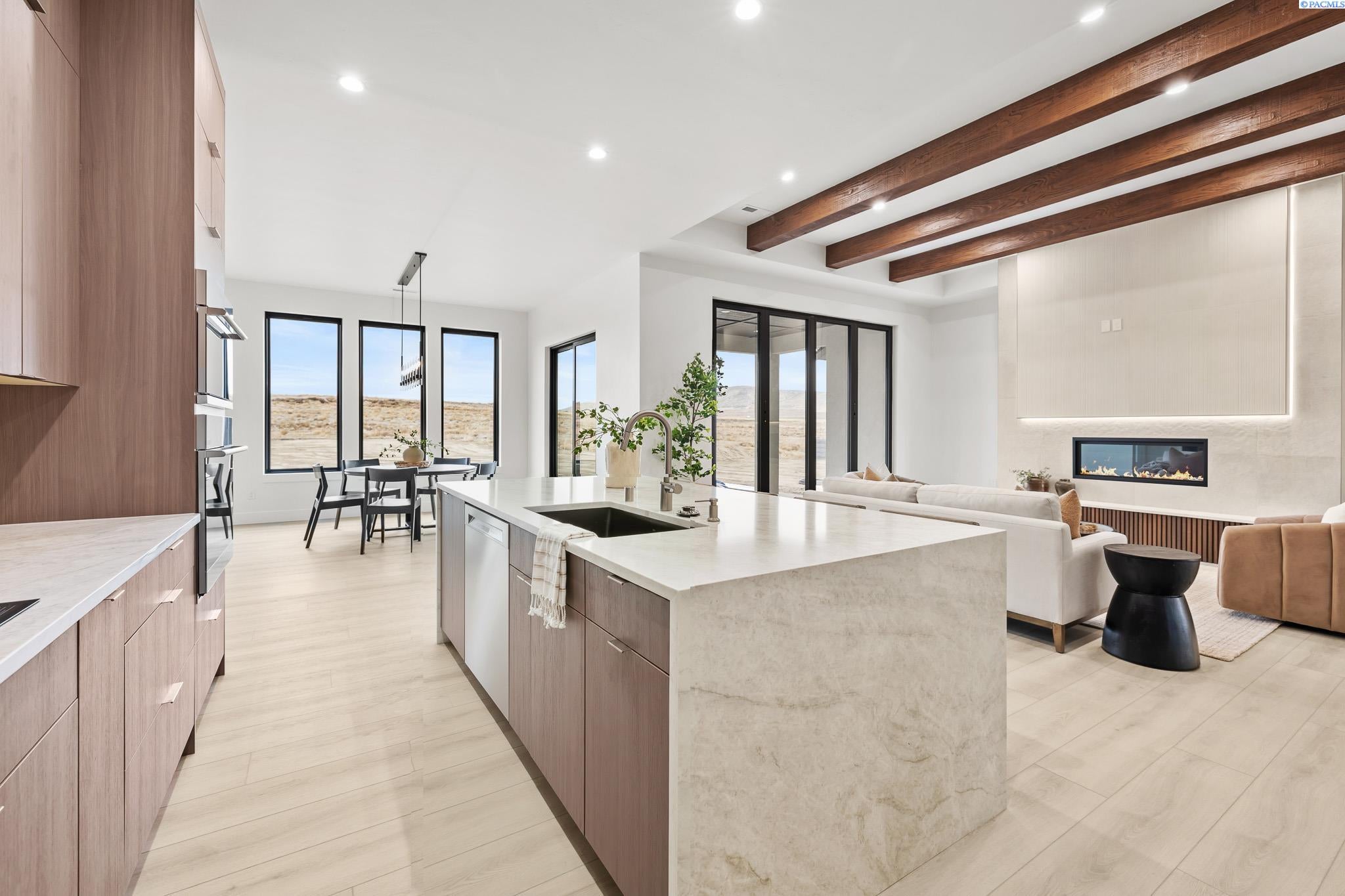 Richland, Washington, 99352, United States, 4 Bedrooms Bedrooms, ,2 BathroomsBathrooms,Residential,For Sale,2000118