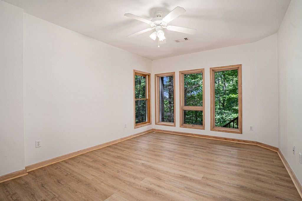 Ellijay, Georgia, 30536, United States, 4 Bedrooms Bedrooms, ,4 BathroomsBathrooms,Residential,For Sale,1888522