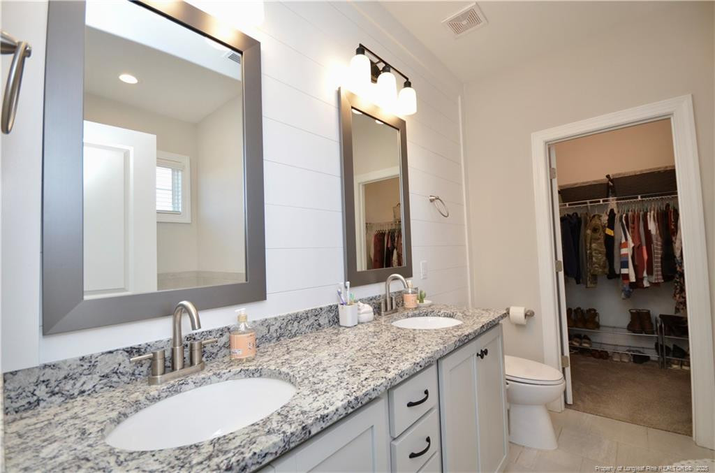 Spring Hope, North Carolina, 28390, United States, 5 Bedrooms Bedrooms, ,4 BathroomsBathrooms,Residential,For Sale,1993285