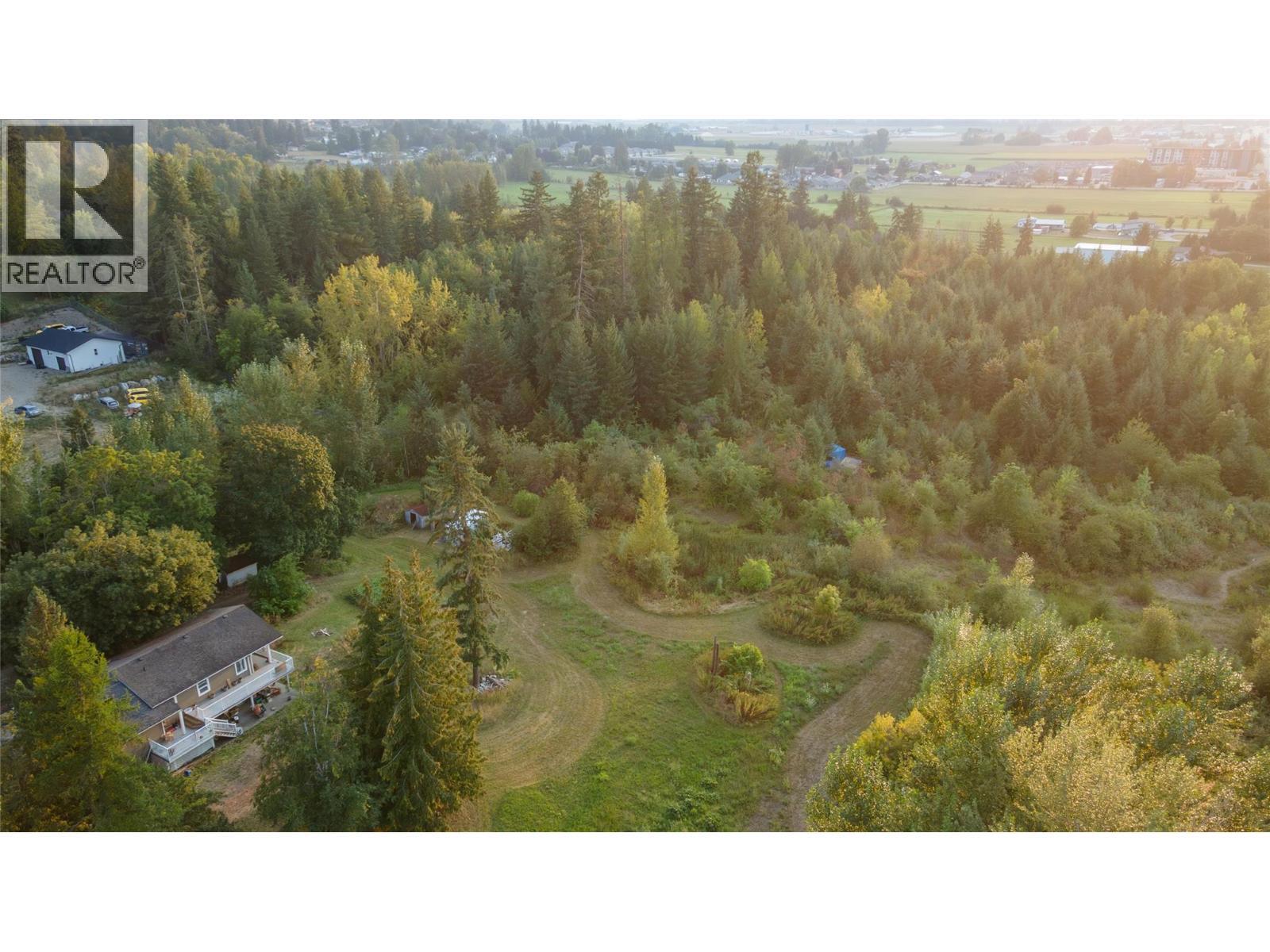 SALMON ARM, British Columbia, V1E 1J3, CA, 4 Bedrooms Bedrooms, ,2 BathroomsBathrooms,Residential,For Sale,1950734