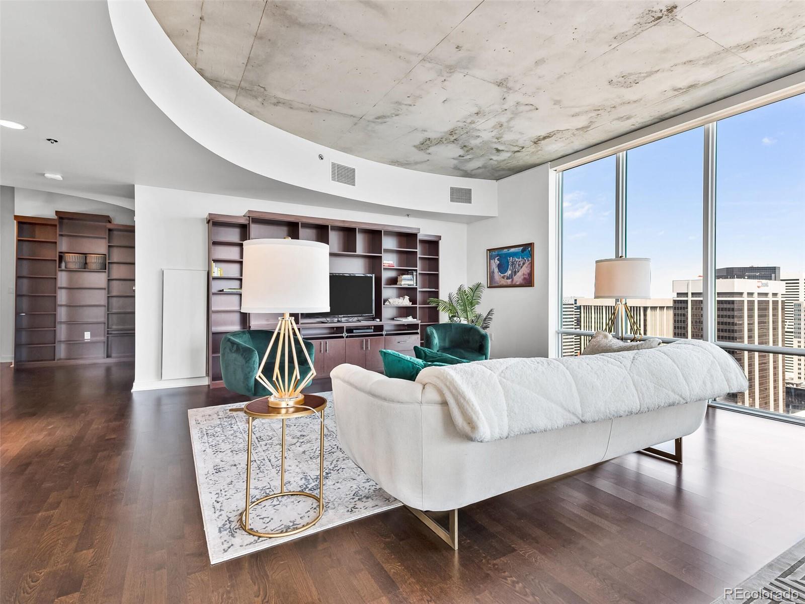 Denver, Colorado, 80202, United States, 2 Bedrooms Bedrooms, ,3 BathroomsBathrooms,Residential,For Sale,1989378