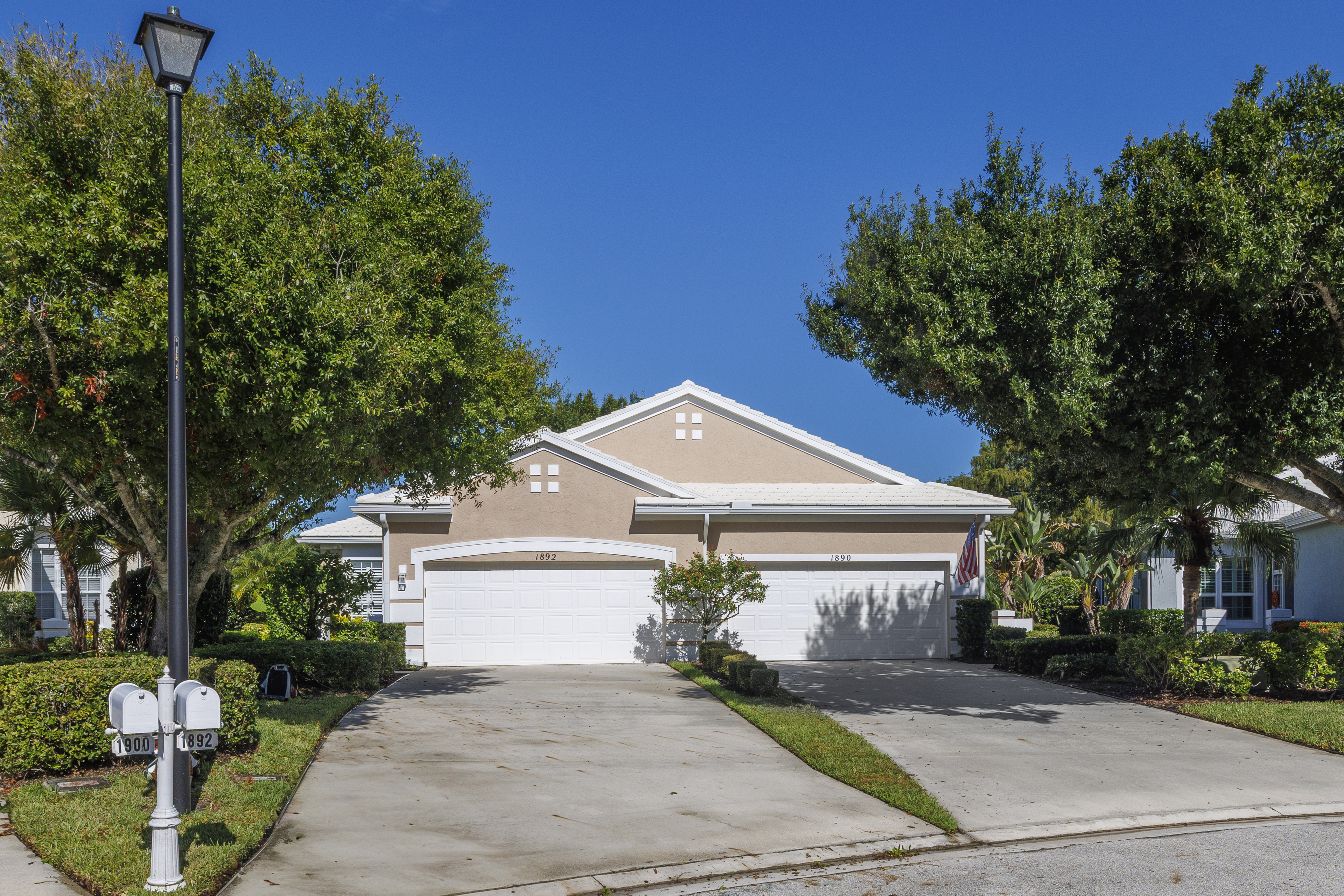 Palm City, Florida, 34990, United States, 2 Bedrooms Bedrooms, ,2 BathroomsBathrooms,Residential,For Sale,1982716