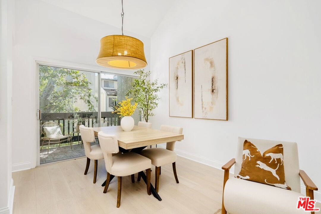 Culver City, California, 90230, United States, 2 Bedrooms Bedrooms, ,2 BathroomsBathrooms,Residential,For Sale,1934689