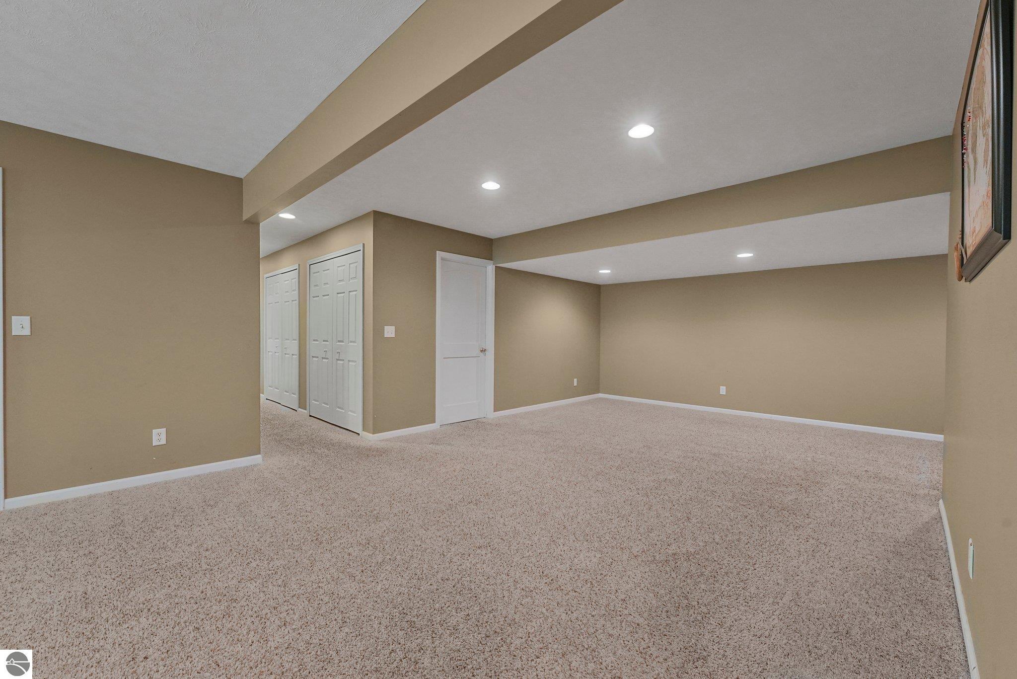 Traverse City, Michigan, 49684, United States, 5 Bedrooms Bedrooms, ,4 BathroomsBathrooms,Residential,For Sale,1835244