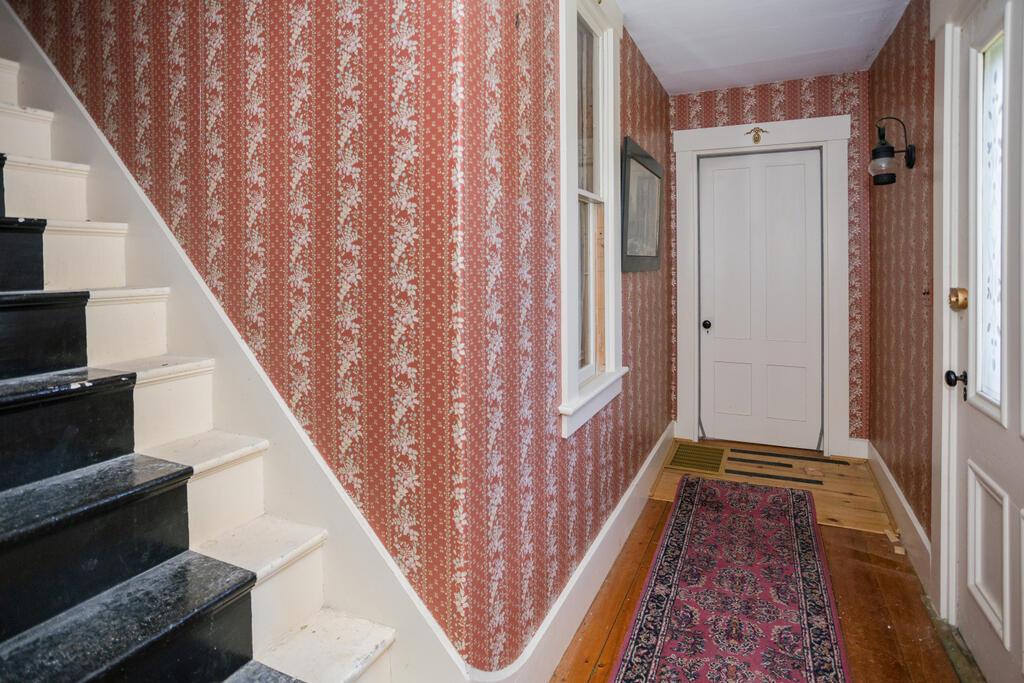 Farmington, Maine, 04938, United States, 5 Bedrooms Bedrooms, ,3 BathroomsBathrooms,Residential,For Sale,1960728