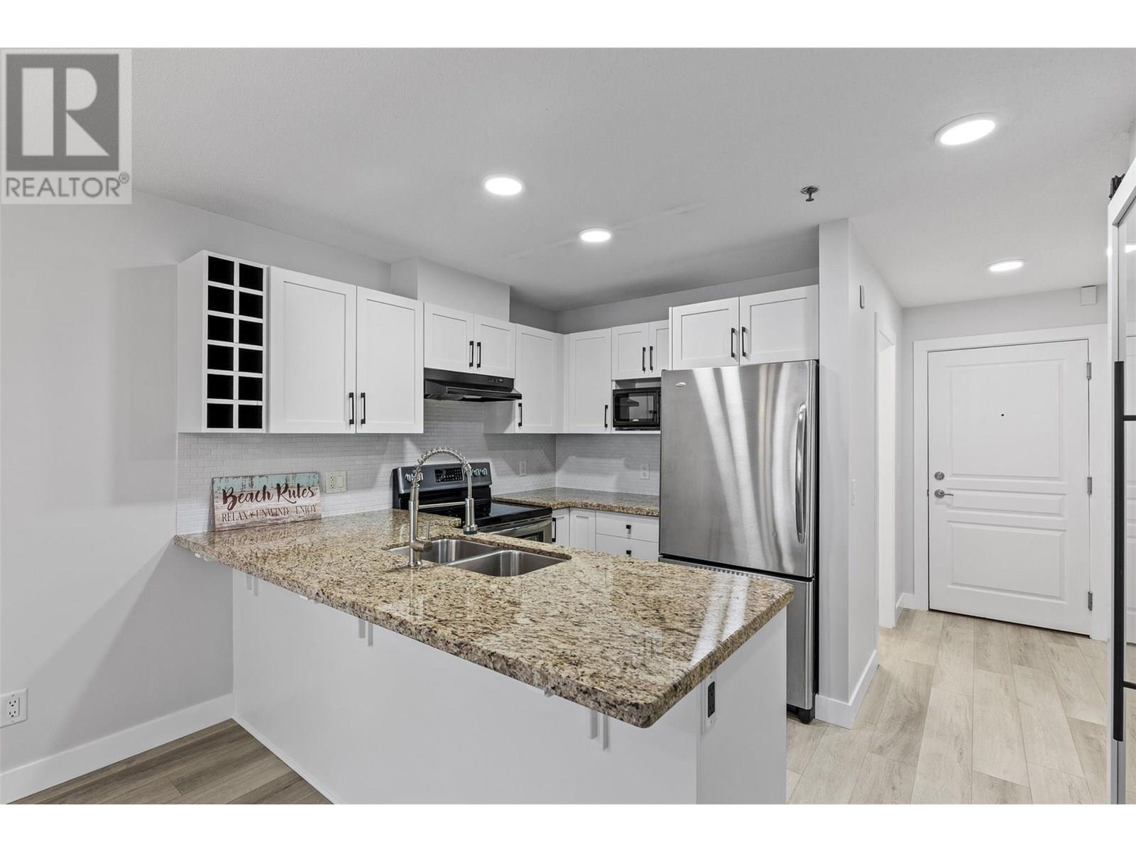 KELOWNA, British Columbia, V1Y 9Z1, CA, 2 Bedrooms Bedrooms, ,2 BathroomsBathrooms,Residential,For Sale,1895664