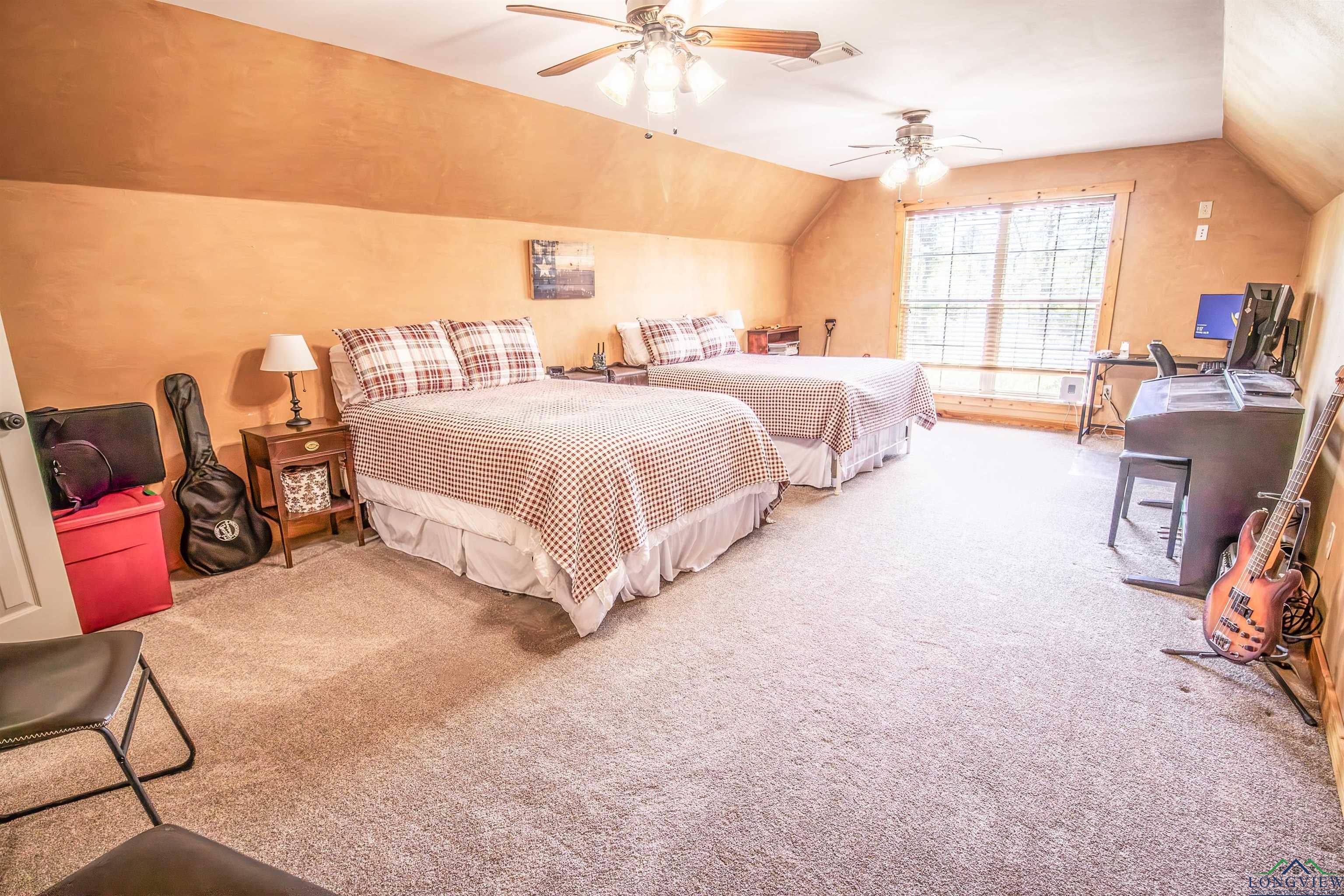 De Berry, Texas, 75639, United States, 4 Bedrooms Bedrooms, ,3 BathroomsBathrooms,Residential,For Sale,1904394