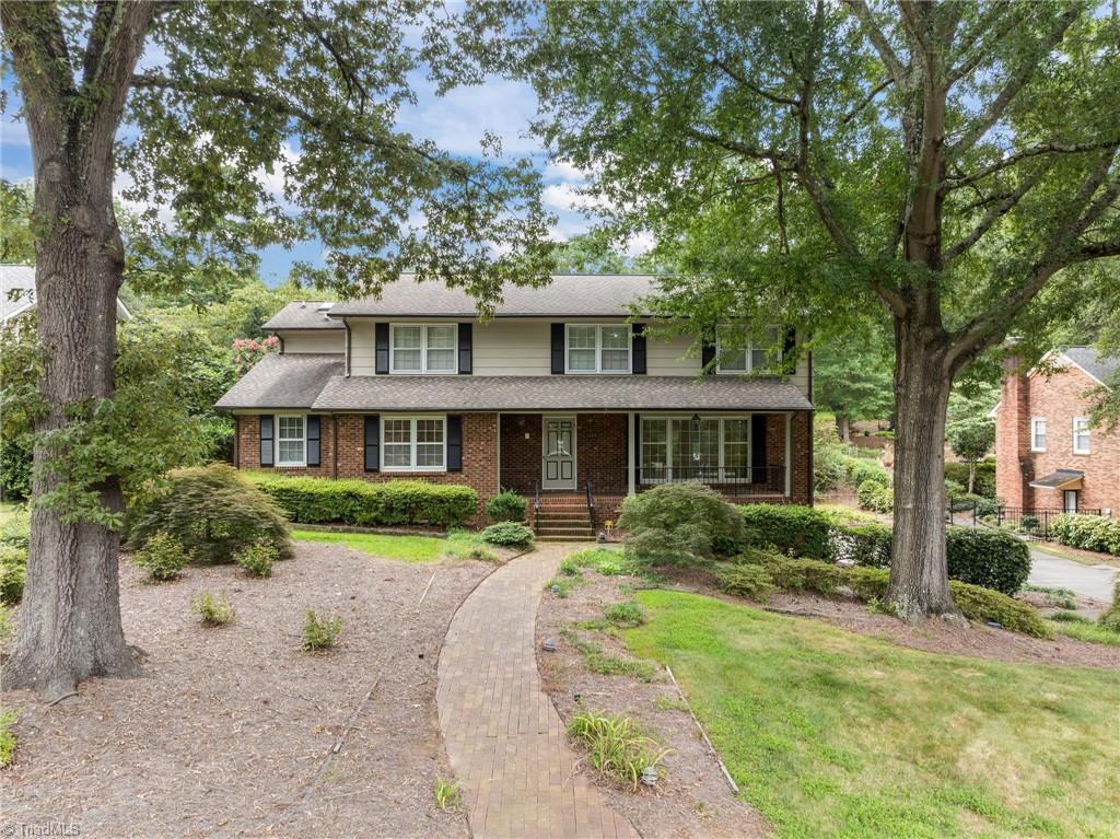 High Point, North Carolina, 27262, United States, 5 Bedrooms Bedrooms, ,4 BathroomsBathrooms,Residential,For Sale,1925566