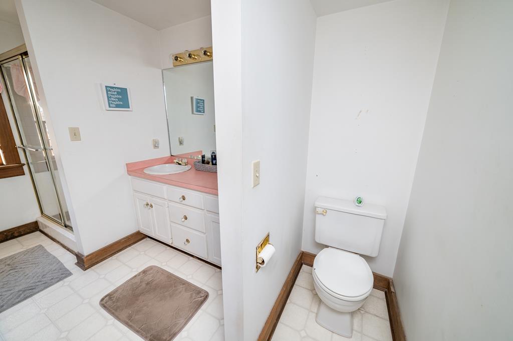 Gladstone, Virginia, 24553, United States, 2 Bedrooms Bedrooms, ,3 BathroomsBathrooms,Residential,For Sale,1801493