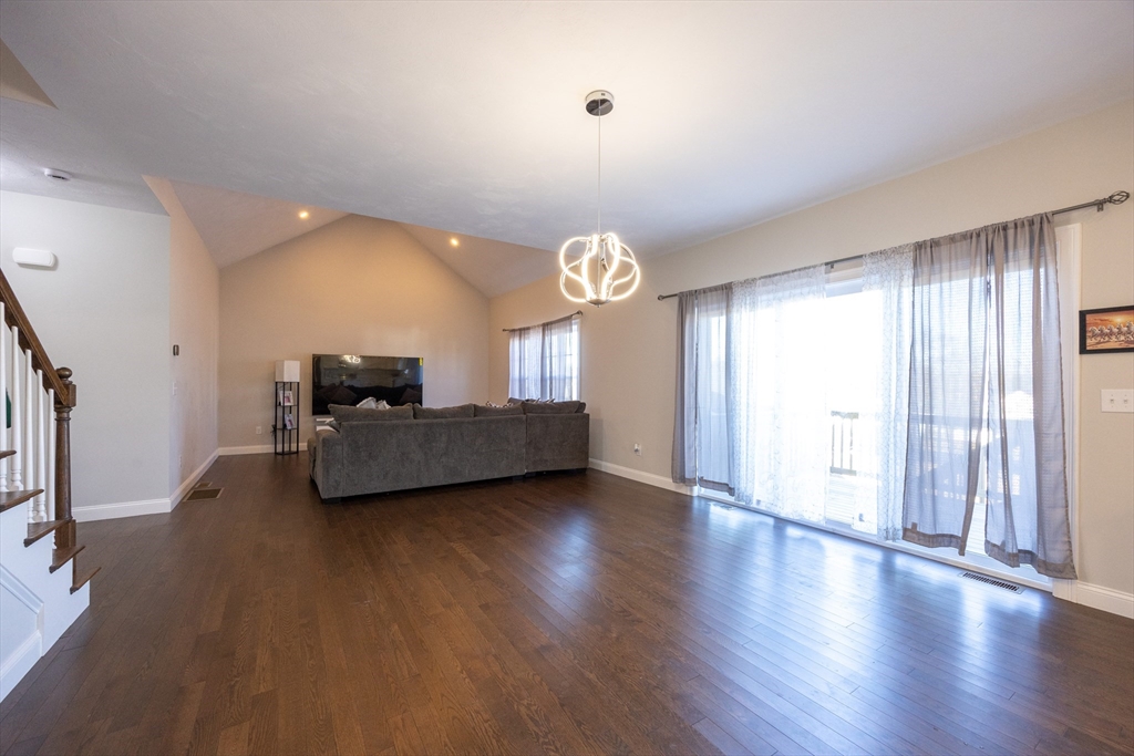 Bellingham, Massachusetts, 02019, United States, 4 Bedrooms Bedrooms, ,3 BathroomsBathrooms,Residential,For Sale,2000671