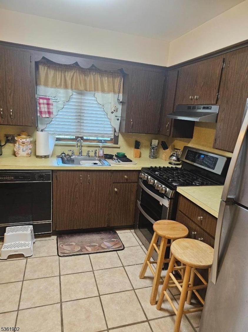 Union Twp., New Jersey, 07088, United States, 3 Bedrooms Bedrooms, ,3 BathroomsBathrooms,Residential,For Sale,1840311