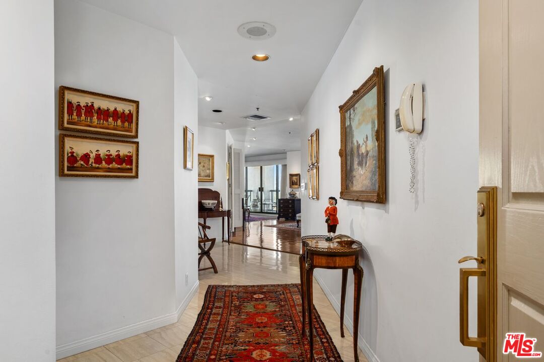 Los Angeles, California, 90024, United States, 2 Bedrooms Bedrooms, ,3 BathroomsBathrooms,Residential,For Sale,1993484