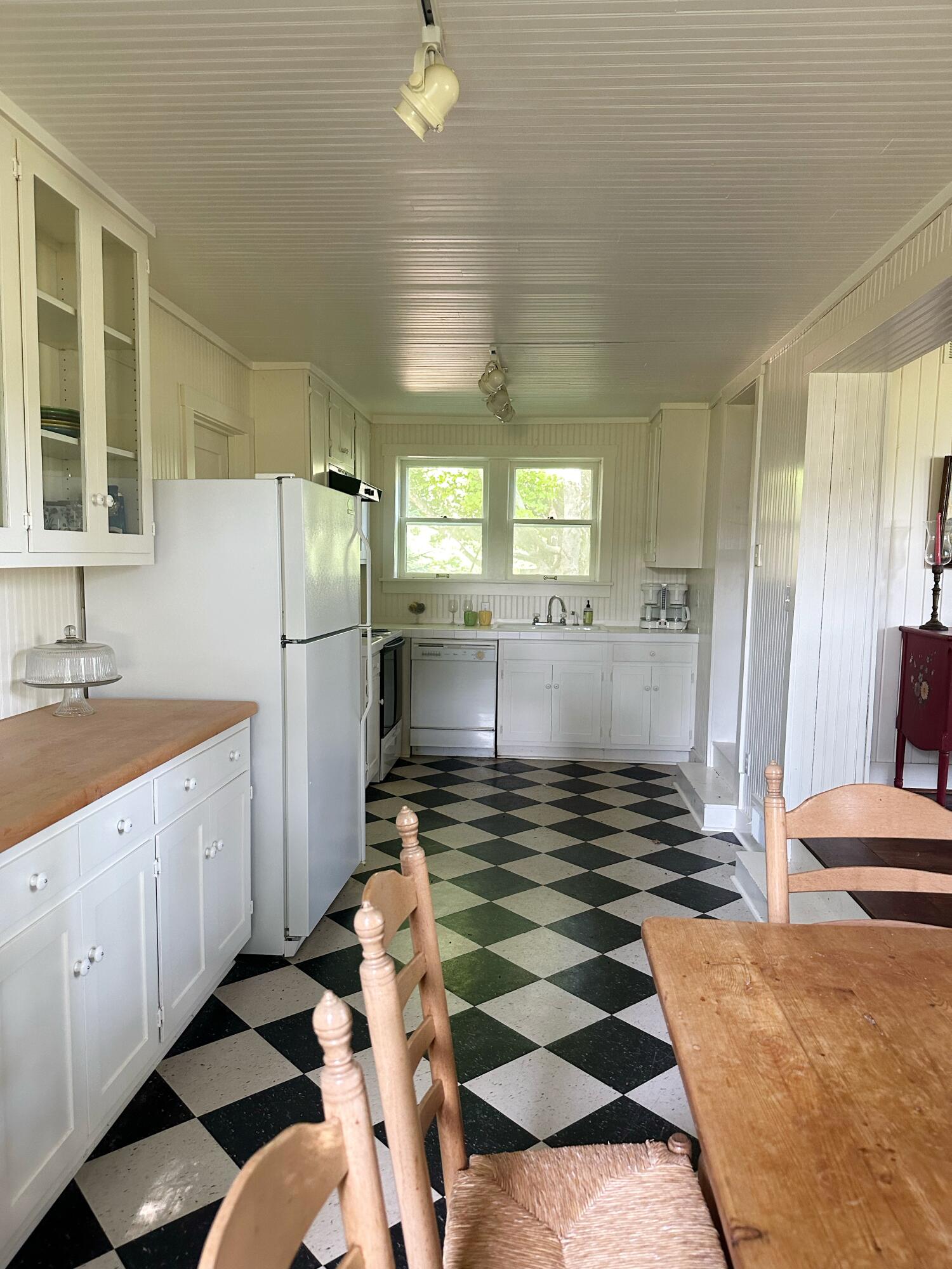 La Porte, Indiana, 46350, United States, 2 Bedrooms Bedrooms, ,Residential,For Sale,1868800