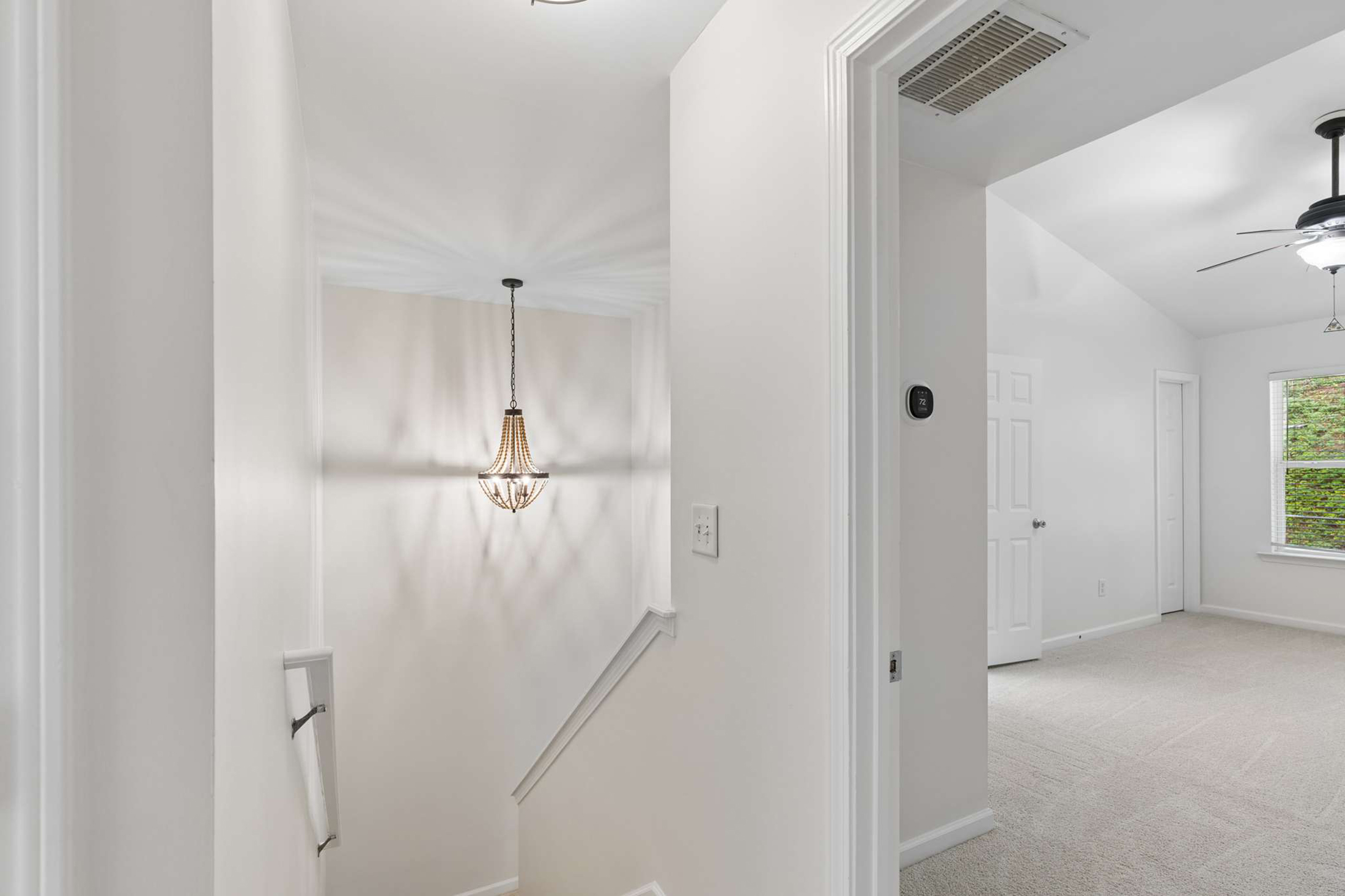  Beautifully Renovated Townhome in the Gated Liberty Park Community - 物件實景