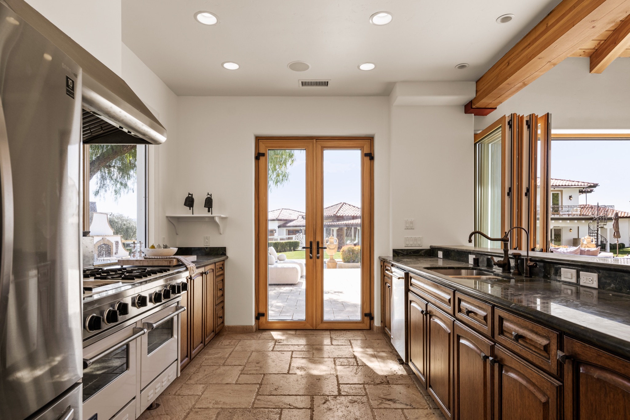  2370 North Reugio Road - 物件實景