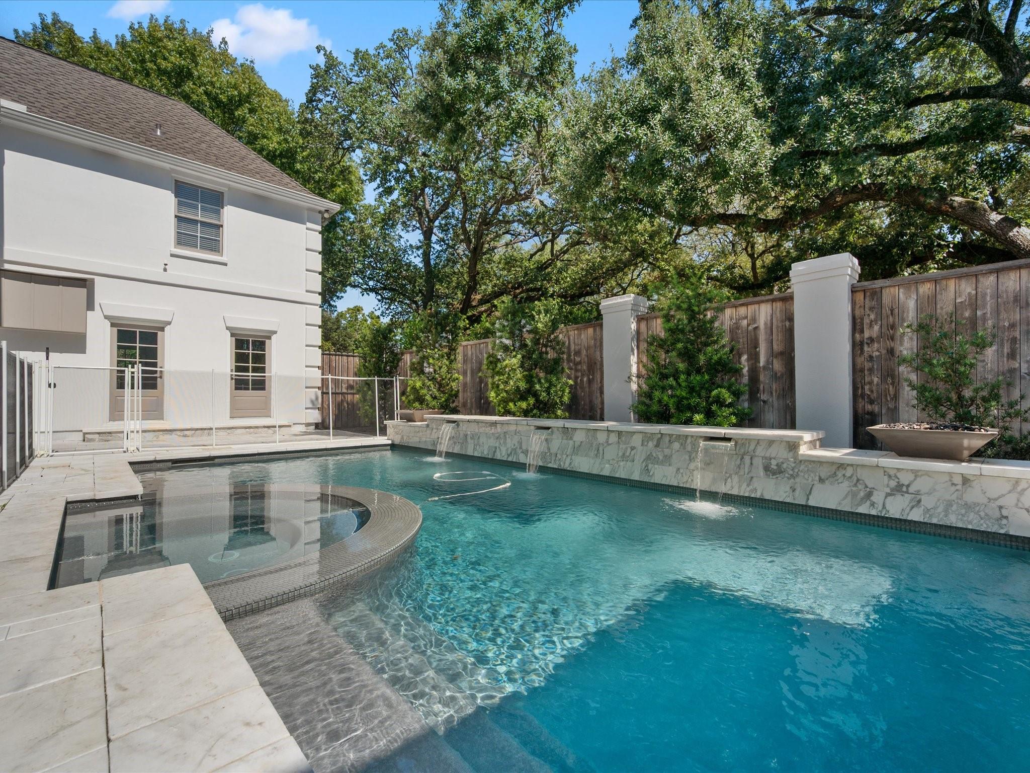 Houston, Texas, 77005, United States, 4 Bedrooms Bedrooms, ,4 BathroomsBathrooms,Residential,For Sale,1980164