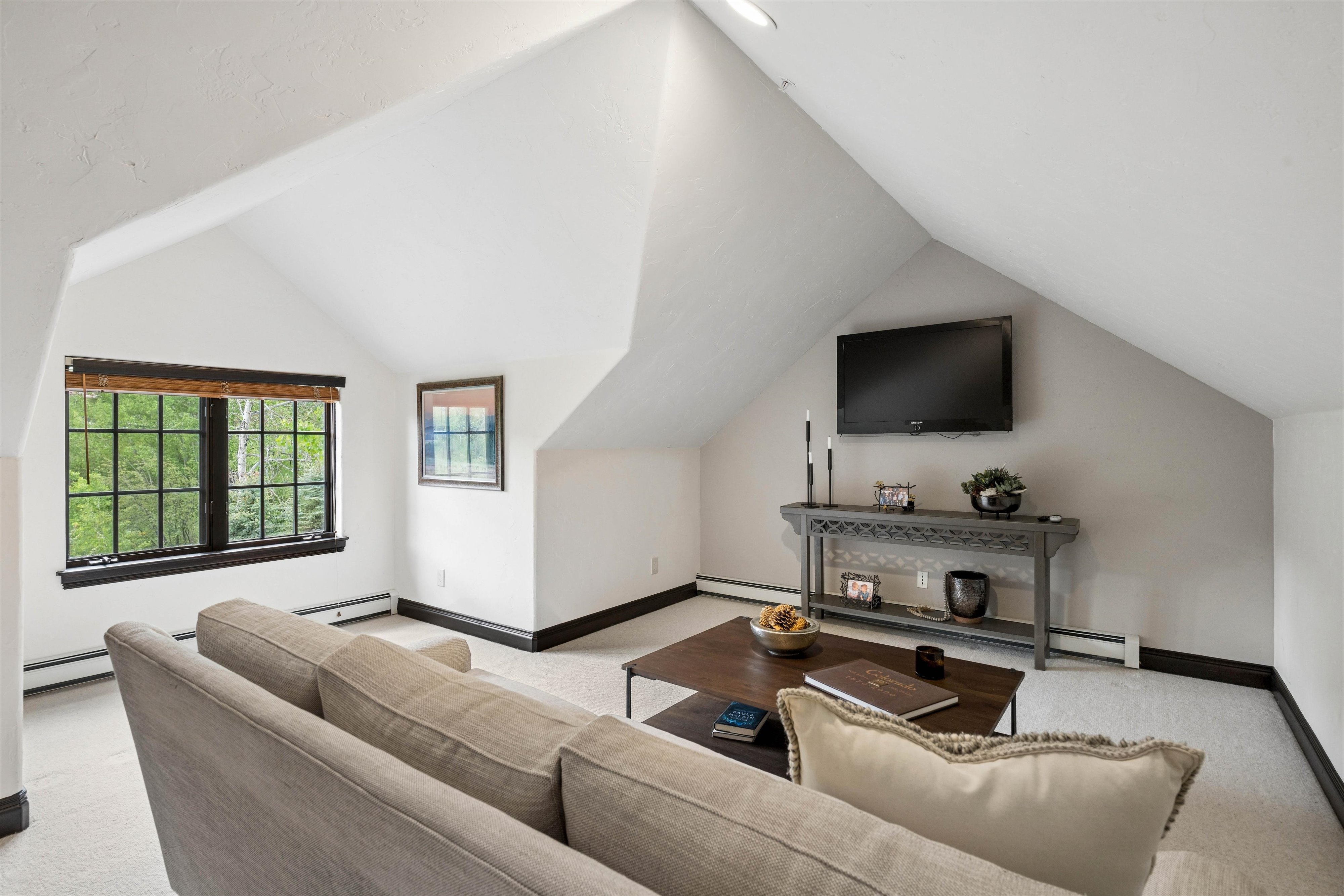  35 Stag Gulch Court Embraces Open Space Meadows With Golf Course Access - 物件實景