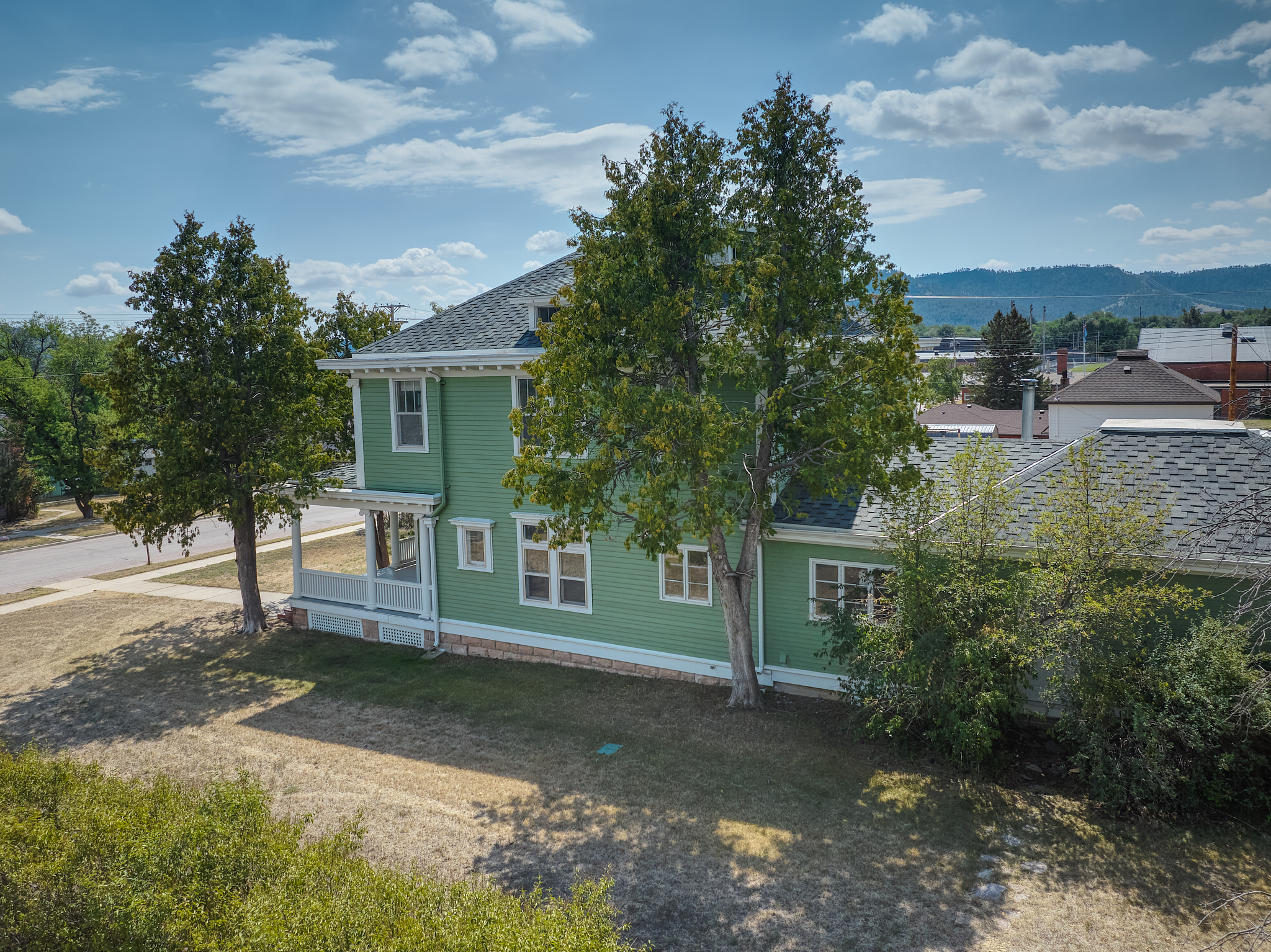 Hot Springs, South Dakota, 57747, United States, 5 Bedrooms Bedrooms, ,4 BathroomsBathrooms,Residential,For Sale,1983319