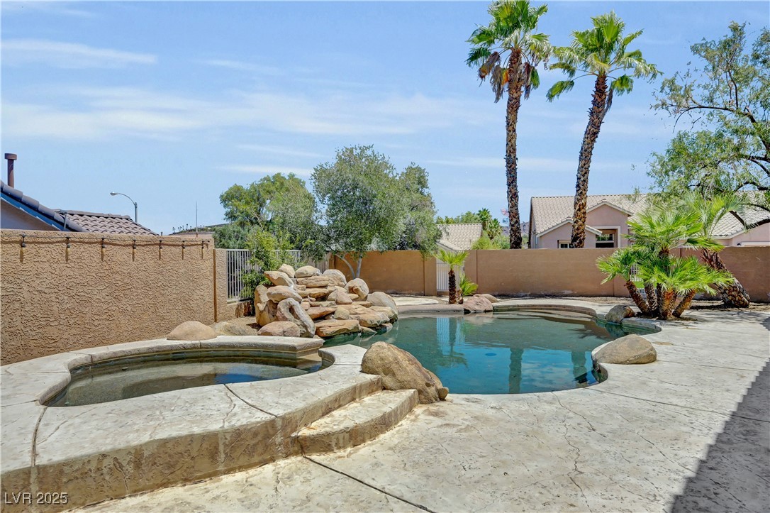Henderson, Nevada, 89052, United States, 5 Bedrooms Bedrooms, ,2 BathroomsBathrooms,Residential,For Sale,1897207