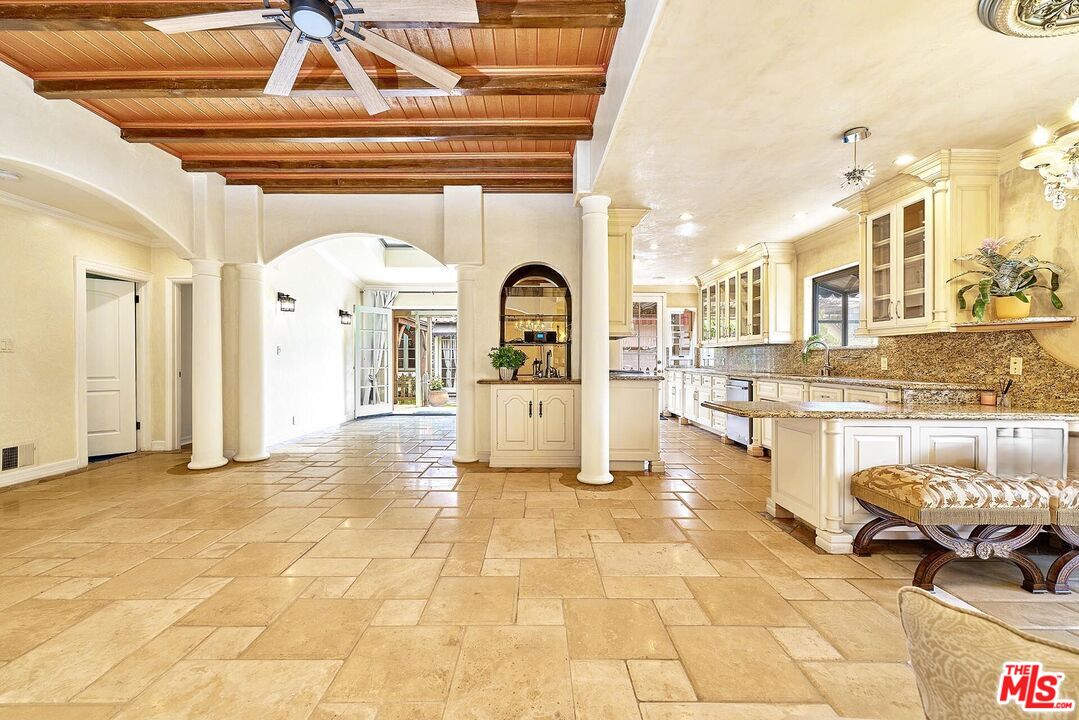 Los Angeles, California, 90004, United States, 4 Bedrooms Bedrooms, ,3 BathroomsBathrooms,Residential,For Sale,1876401
