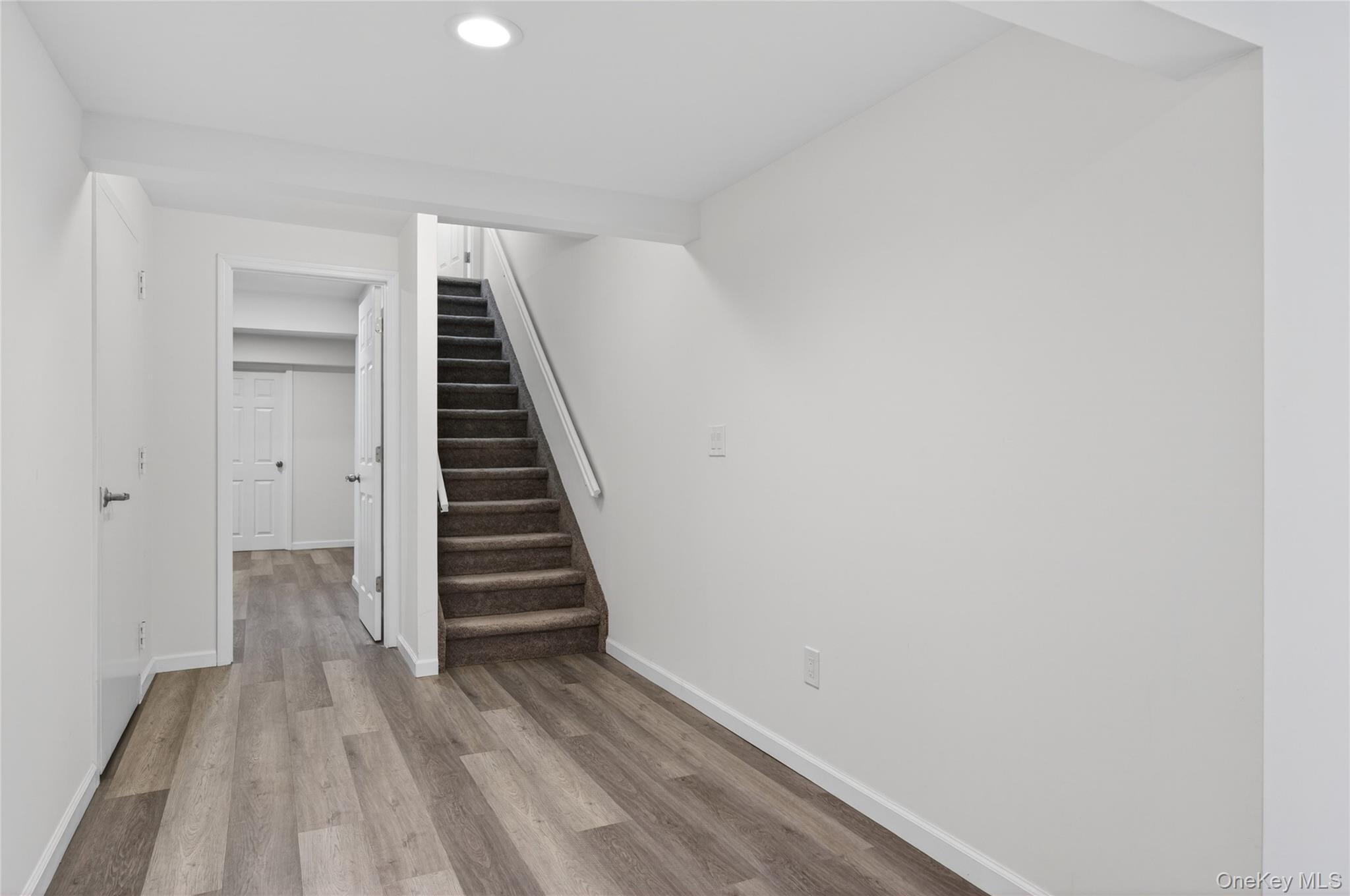  215 Summit Way, Syosset, NY, 11791 - 物件實景