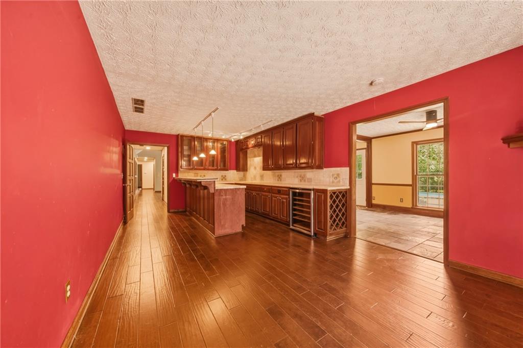 Roswell, Georgia, 30076, United States, 4 Bedrooms Bedrooms, ,3 BathroomsBathrooms,Residential,For Sale,2049337