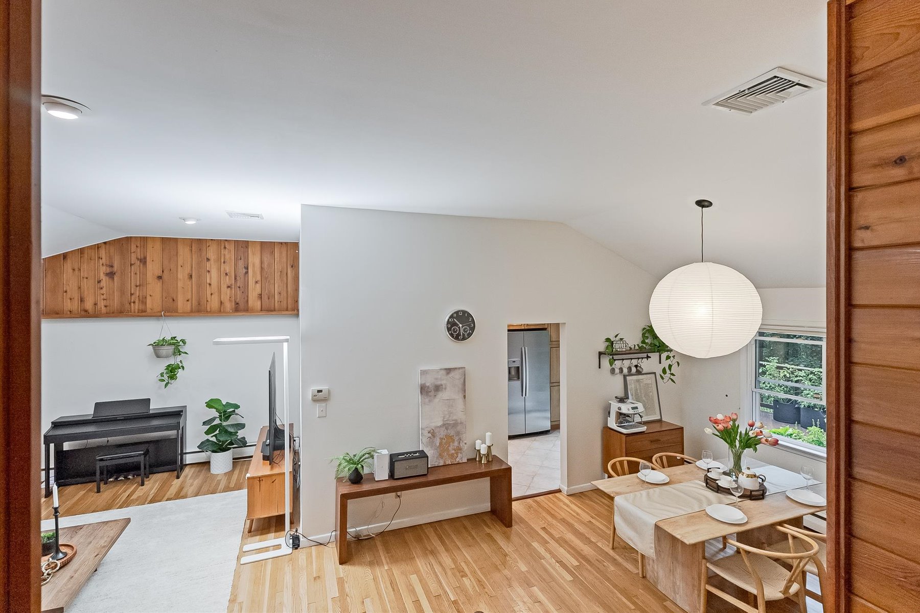  Modern Comforts - Inviting Living Spaces - Prime Location - 物件實景