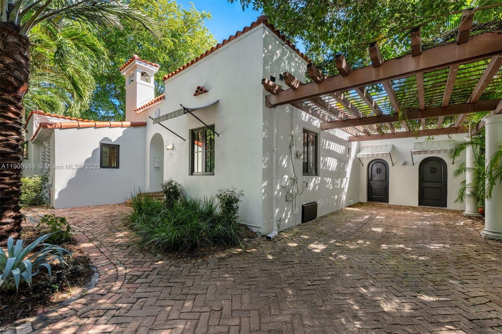 Miami, Florida, 33133, United States, 4 Bedrooms Bedrooms, ,4 BathroomsBathrooms,Residential,For Sale,1994677