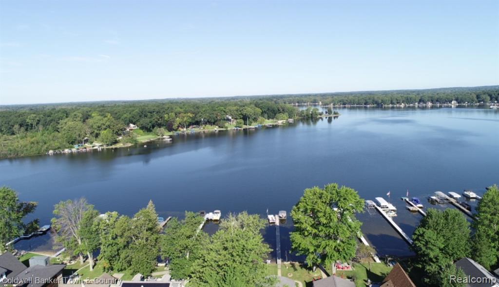 Whitmore Lake, Michigan, 48189, United States, 3 Bedrooms Bedrooms, ,2 BathroomsBathrooms,Residential,For Sale,1925473