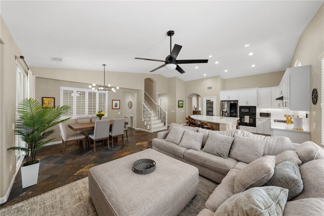 Lake Elsinore, California, 92532, United States, 3 Bedrooms Bedrooms, ,3 BathroomsBathrooms,Residential,For Sale,2049094