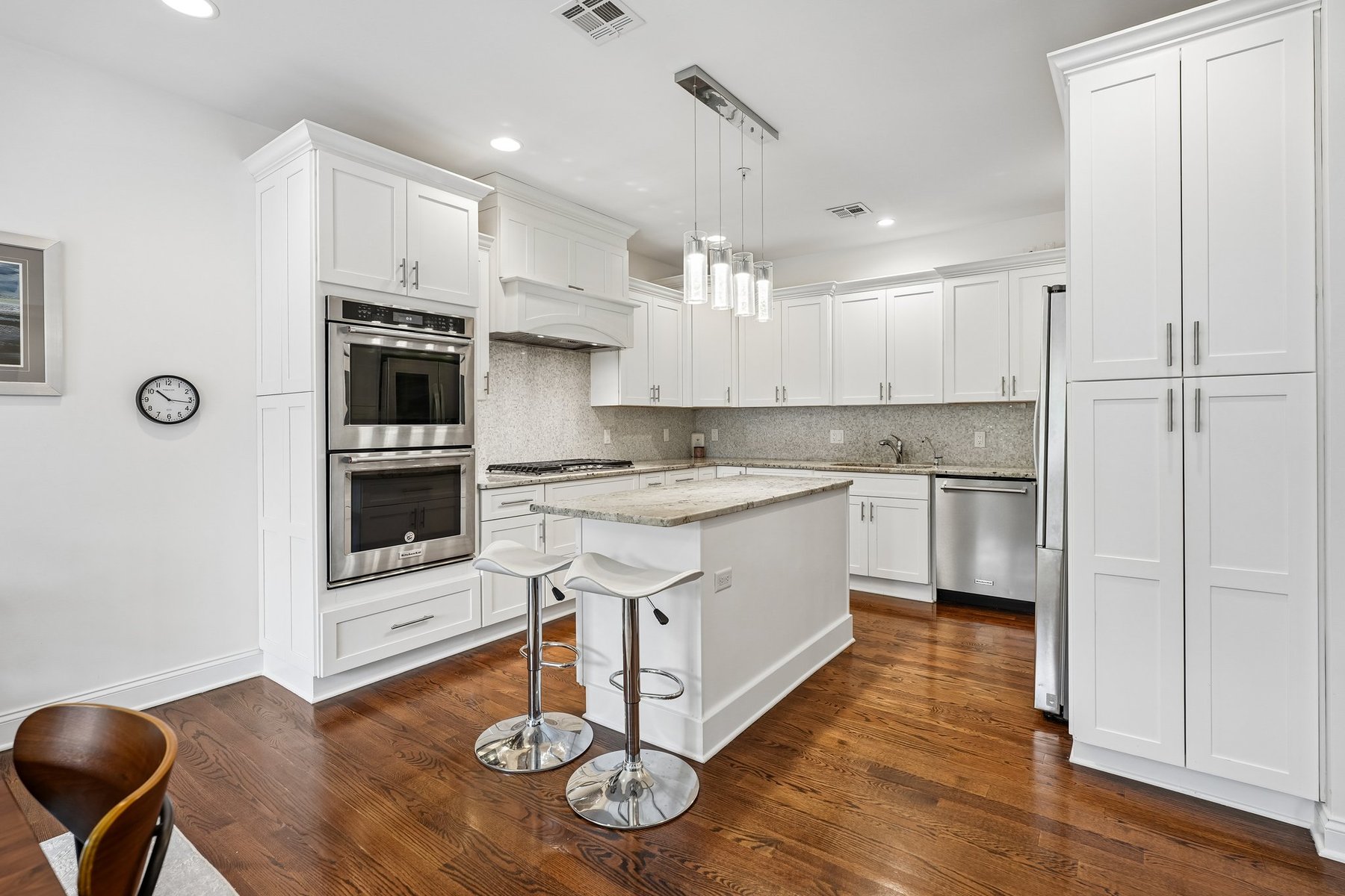  ?Steven Court Community? Meticulously Maintained Top to Bottom Townhome - 物件實景