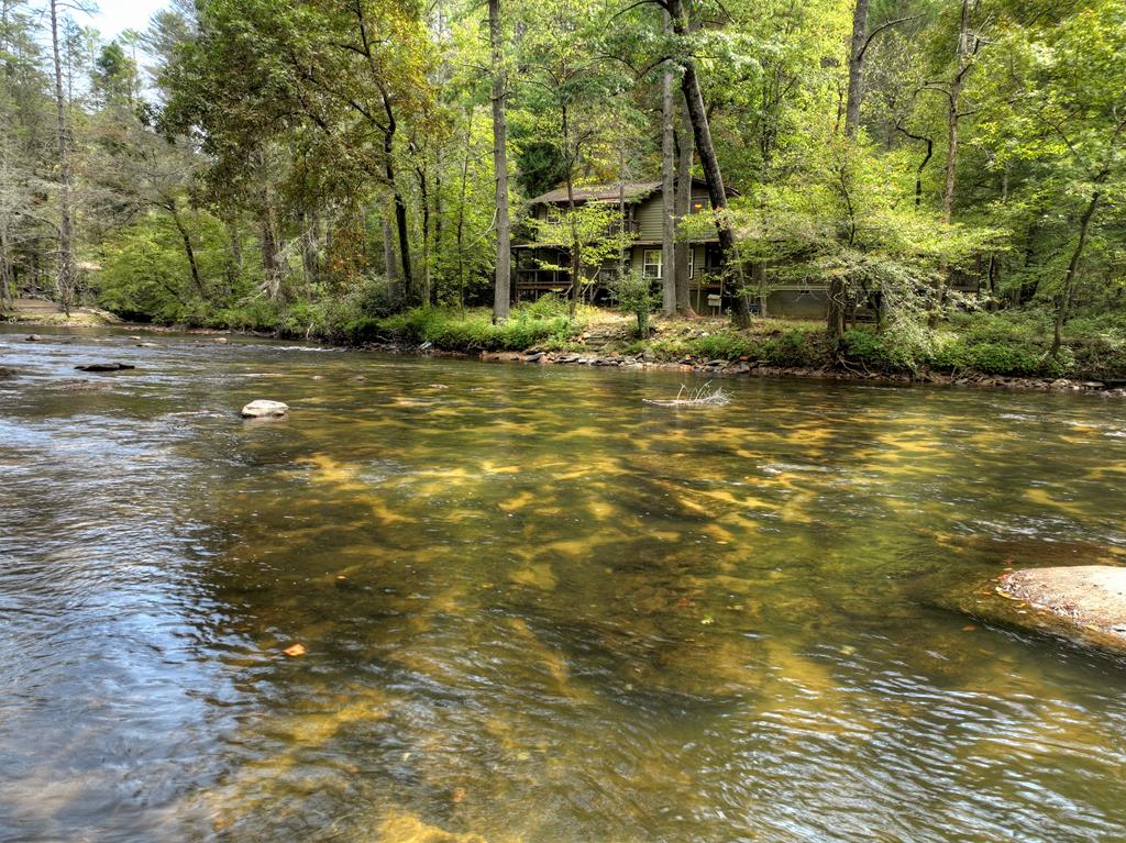 Blue Ridge, Georgia, 30513, United States, 4 Bedrooms Bedrooms, ,4 BathroomsBathrooms,Residential,For Sale,1859104