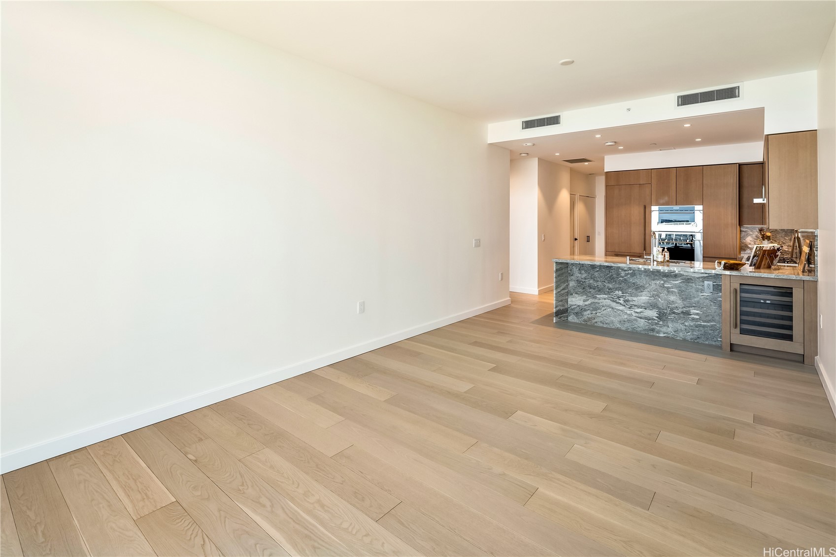 Honolulu, Hawaii, 96814, United States, 1 Bedroom Bedrooms, ,1 BathroomBathrooms,Residential,For Sale,1996229