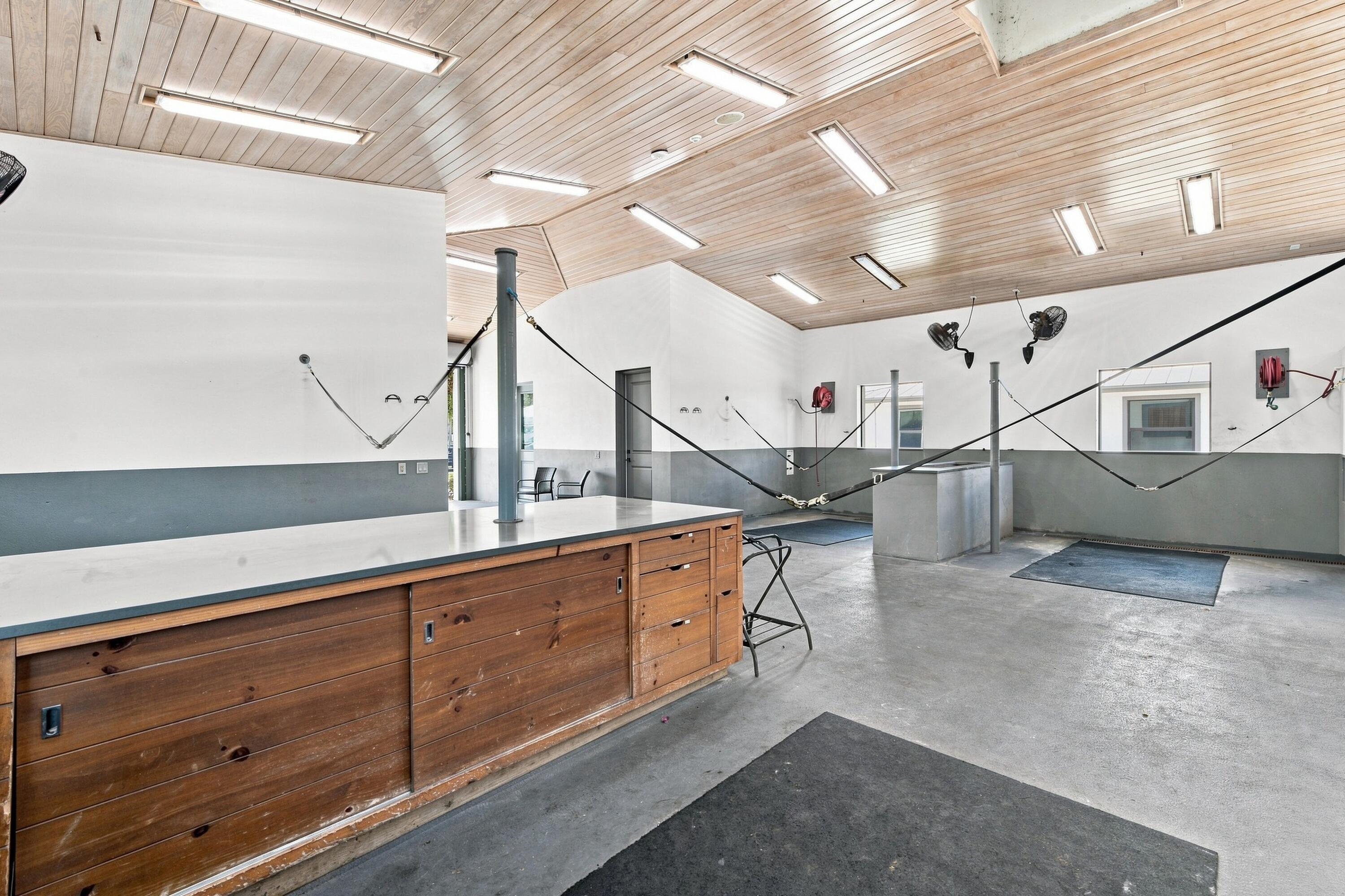  13155 Southfields Road - 物件實景