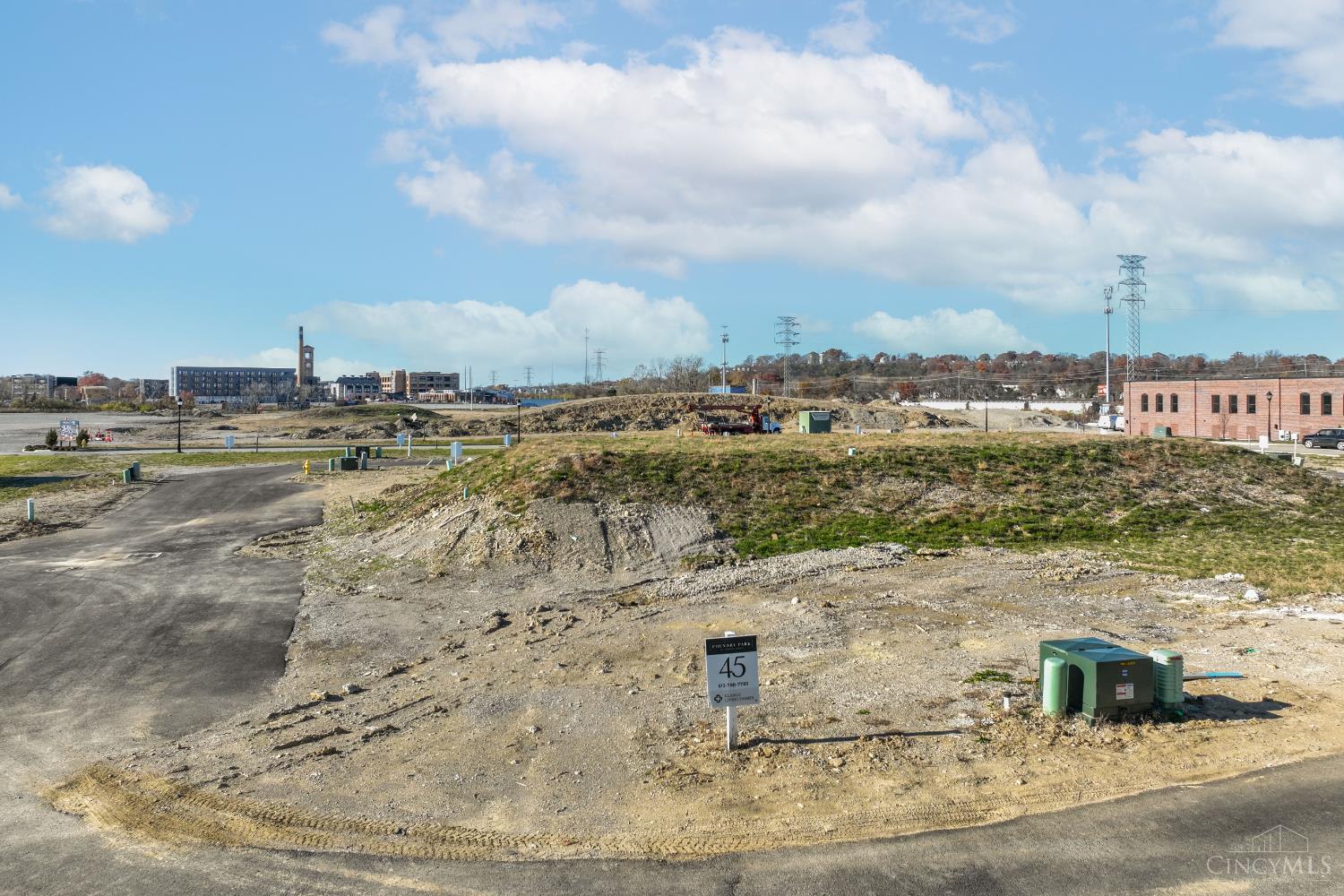 Cincinnati, Ohio, 45209, United States, 3 Bedrooms Bedrooms, ,5 BathroomsBathrooms,Residential,For Sale,1995831