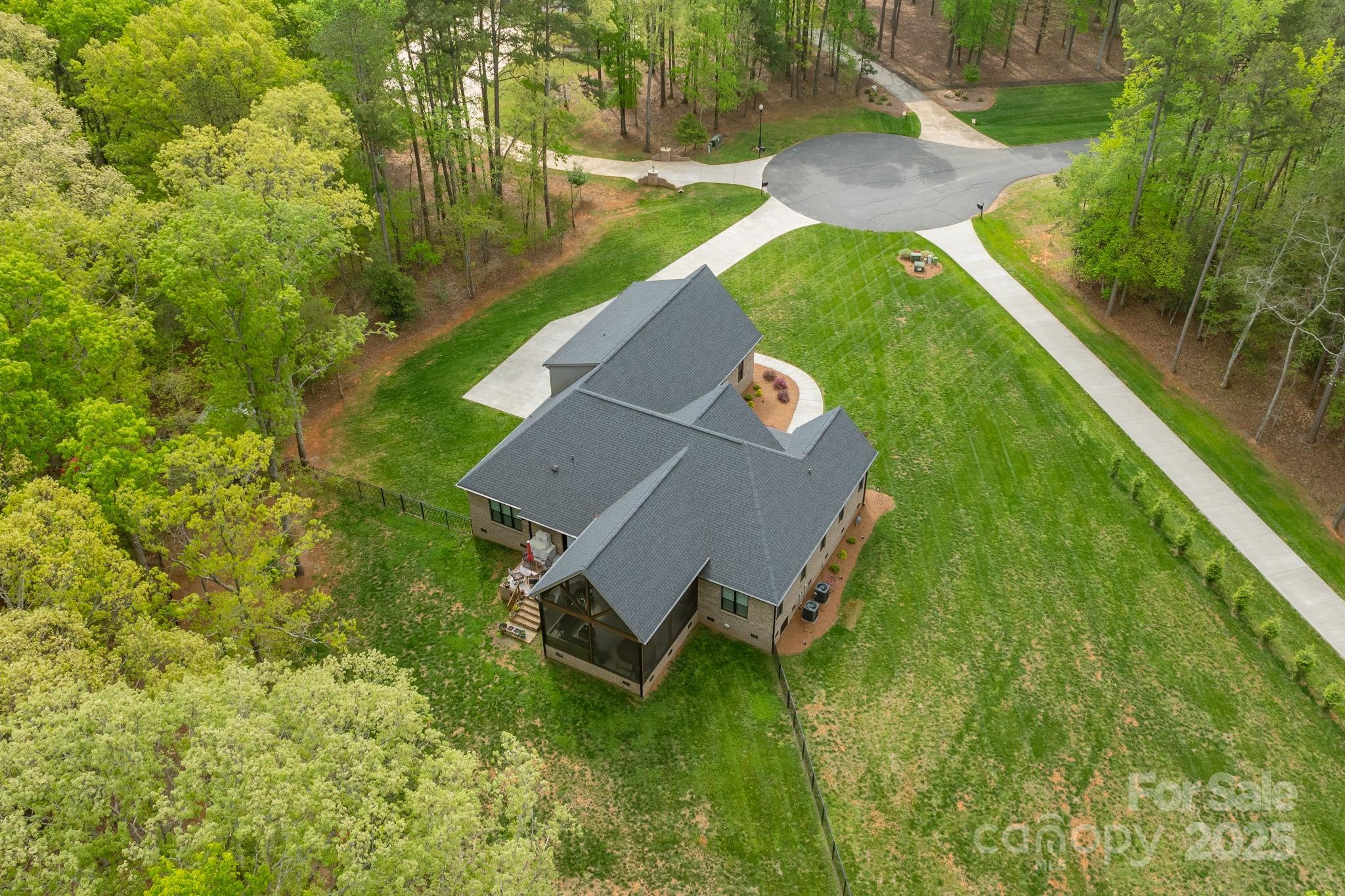 Lexington, North Carolina, 27292, United States, 4 Bedrooms Bedrooms, ,3 BathroomsBathrooms,Residential,For Sale,1847027