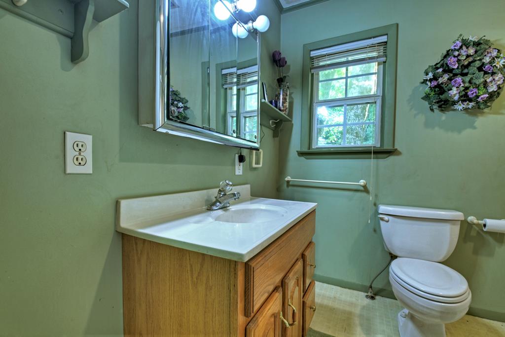 Blue Ridge, Georgia, 30513, United States, 4 Bedrooms Bedrooms, ,4 BathroomsBathrooms,Residential,For Sale,1859104