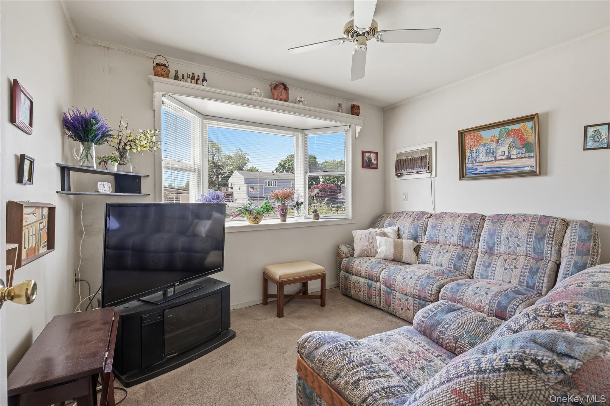 Seaford, New York, 11783, United States, 3 Bedrooms Bedrooms, ,2 BathroomsBathrooms,Residential,For Sale,2048212