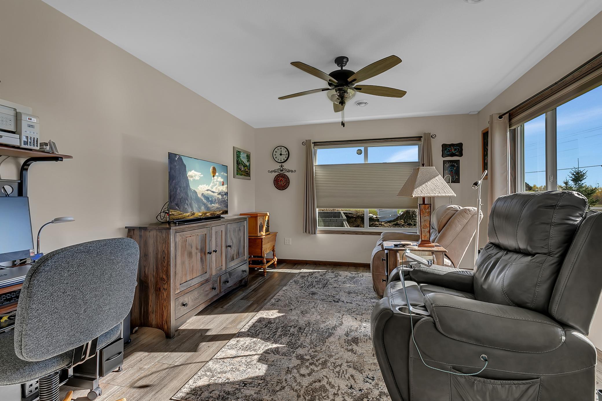 Saint Joseph, Minnesota, 56374, United States, 3 Bedrooms Bedrooms, ,2 BathroomsBathrooms,Residential,For Sale,1988630