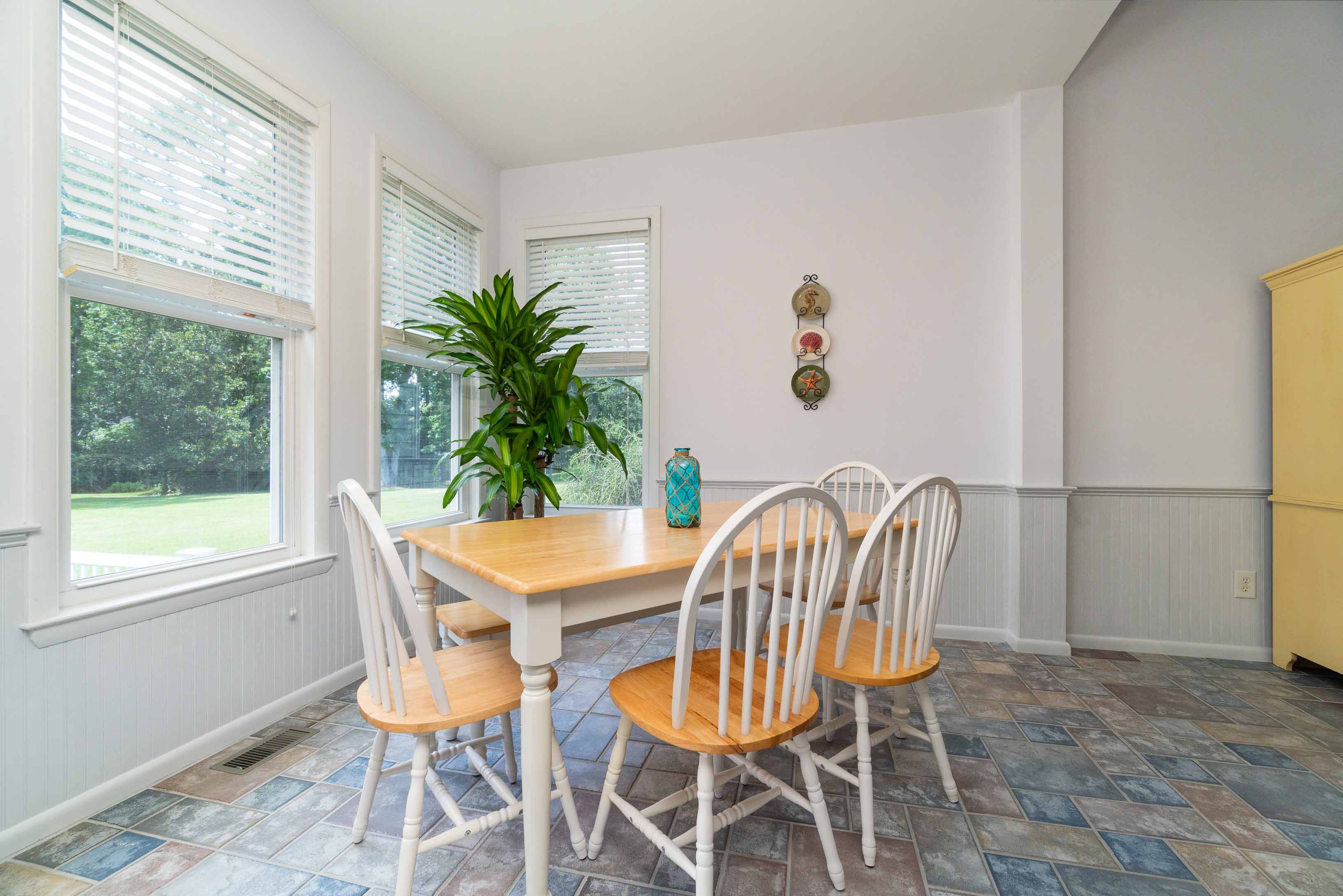 Oriental, North Carolina, 28571, United States, 4 Bedrooms Bedrooms, ,4 BathroomsBathrooms,Residential,For Sale,1944868