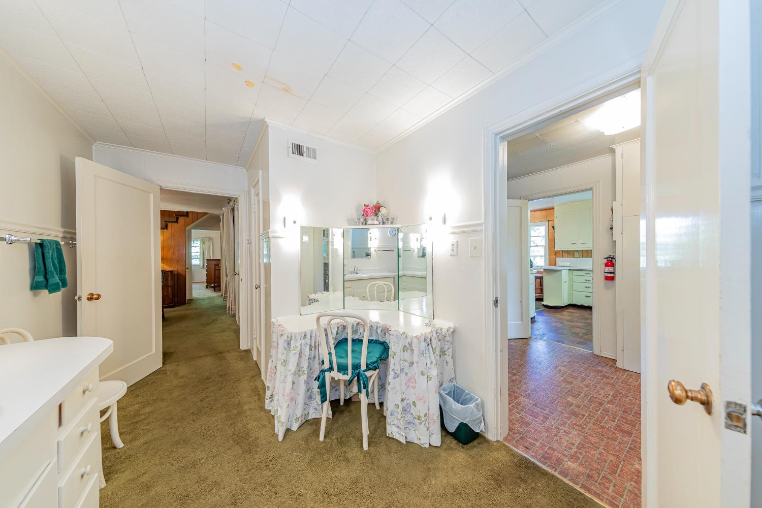 Fish Camp, California, 93623, United States, 5 Bedrooms Bedrooms, ,2 BathroomsBathrooms,Residential,For Sale,1869903