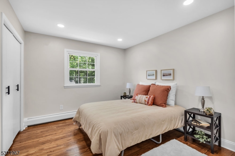 Berkeley Heights Twp., New Jersey, 07922, United States, 5 Bedrooms Bedrooms, ,3 BathroomsBathrooms,Residential,For Sale,1927400