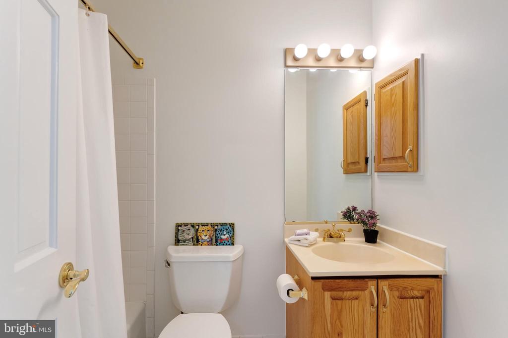 Great Falls, Virginia, 22066, United States, 5 Bedrooms Bedrooms, ,5 BathroomsBathrooms,Residential,For Sale,1900616