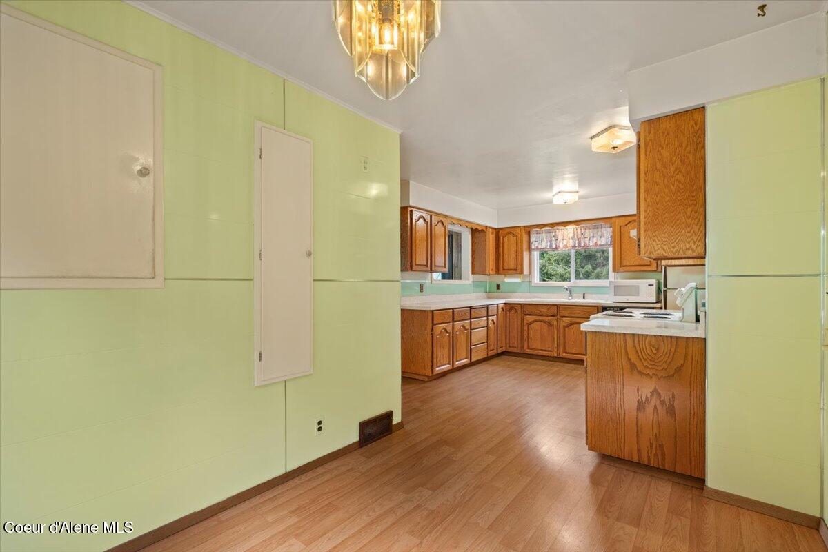 Wallace, Idaho, 83873, United States, 3 Bedrooms Bedrooms, ,1 BathroomBathrooms,Residential,For Sale,1984210