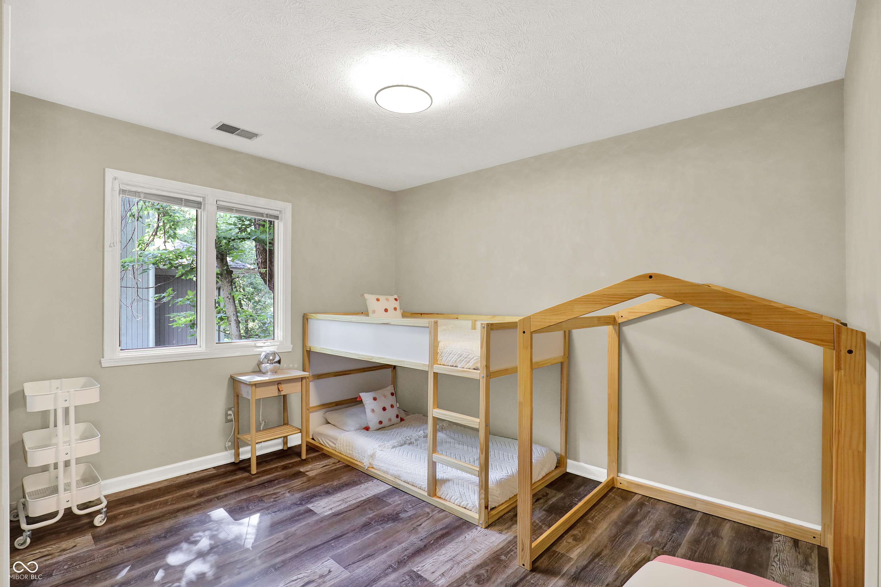 Indianapolis, Indiana, 46240, United States, 4 Bedrooms Bedrooms, ,3 BathroomsBathrooms,Residential,For Sale,1974215