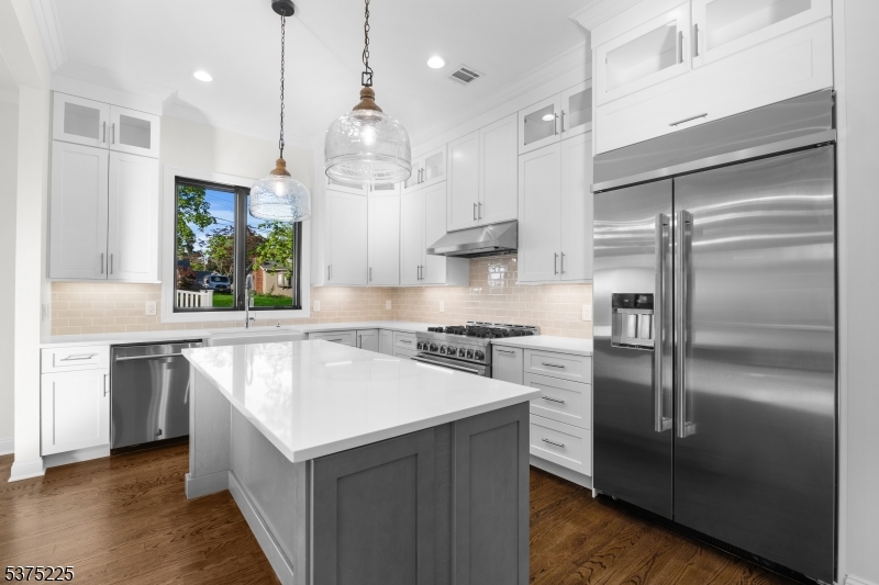 Parsippany-Troy Hills Twp., New Jersey, 07005, United States, 5 Bedrooms Bedrooms, ,4 BathroomsBathrooms,Residential,For Sale,1906910
