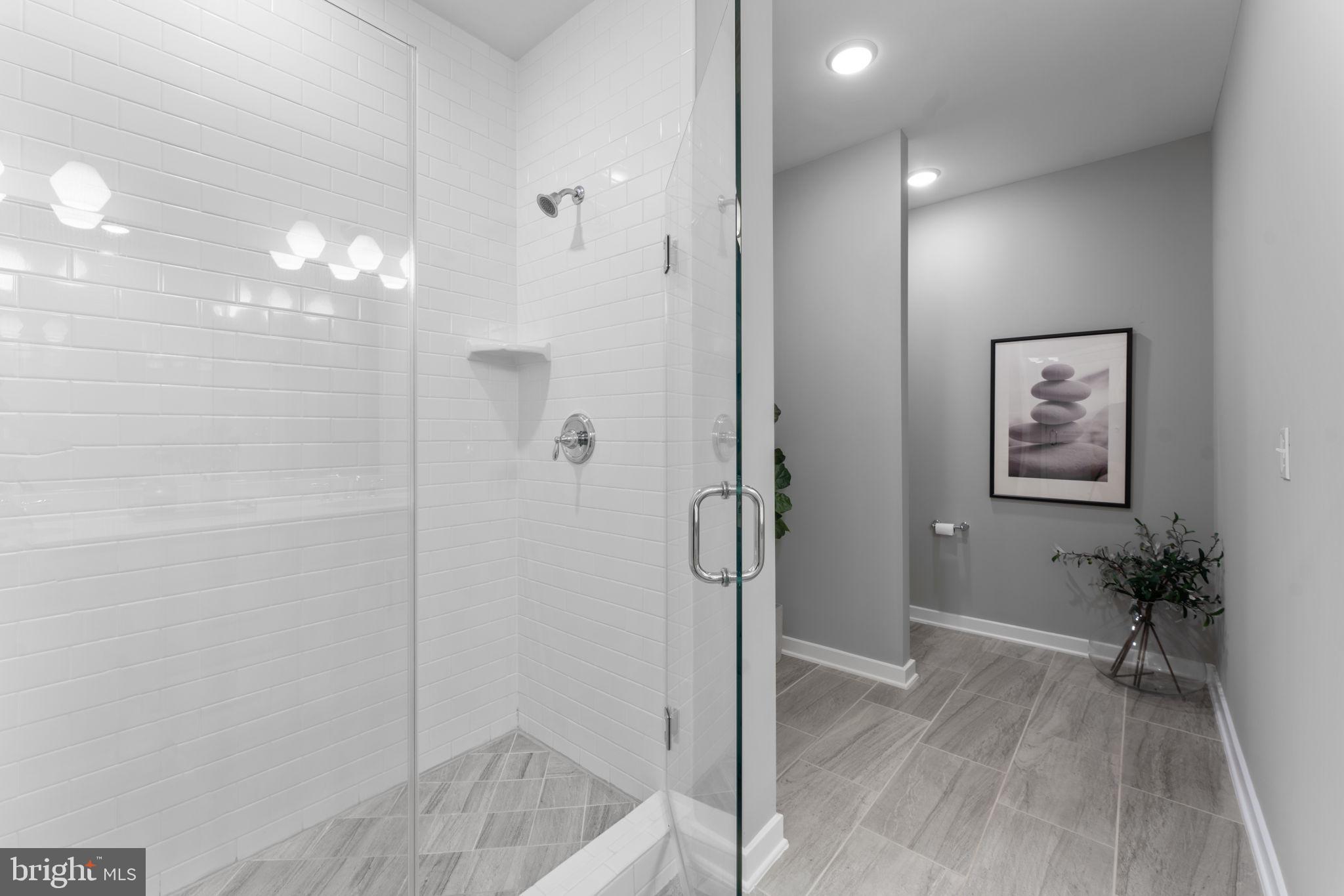 Fairfax, Virginia, 22030, United States, 2 Bedrooms Bedrooms, ,2 BathroomsBathrooms,Residential,For Sale,1893335