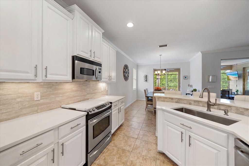 Bradenton, Florida, 34212, United States, 3 Bedrooms Bedrooms, ,2 BathroomsBathrooms,Residential,For Sale,1927218
